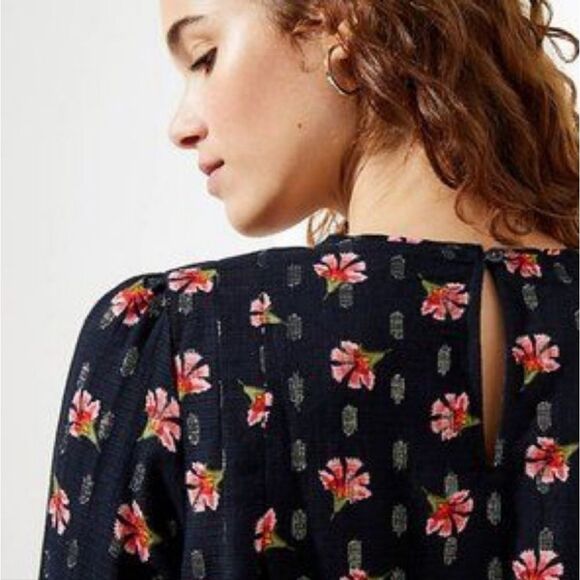 🔺️Loft Black & Red Floral Print & Metallic Gold Long Sleeve Top Small - Picture 4 of 11